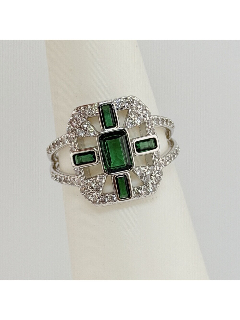 Bomb Party May Sz 9 RG47632 “The Bellamy Ring” Lab Created Emerald on Rhodium